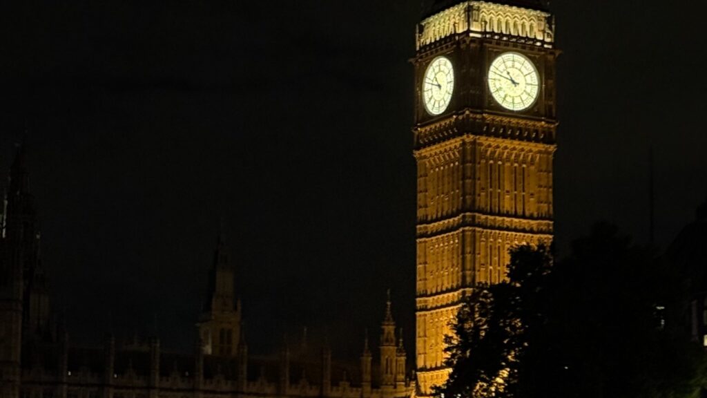 Big Ben River Thames Sightseeing Tour London